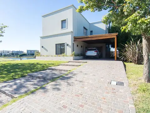 Casa en Alquiler de 3 dormitorios