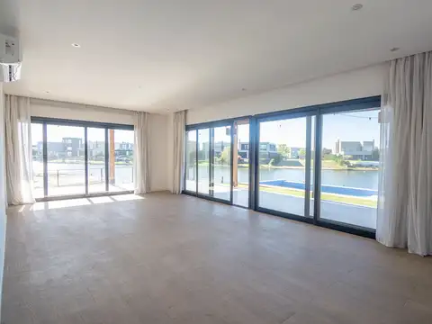 Casa en Alquiler en Belen de Escobar, USD 2.800
