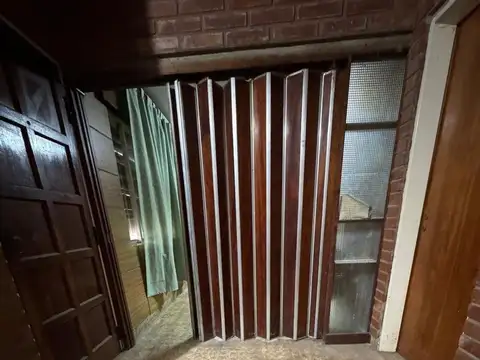 Casa 6 ambientes con 1 baño