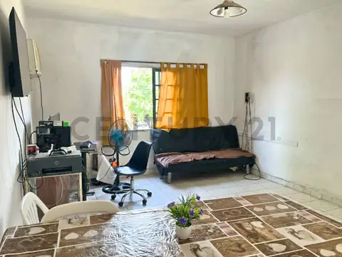 Amuchastegui 900, Piso 1