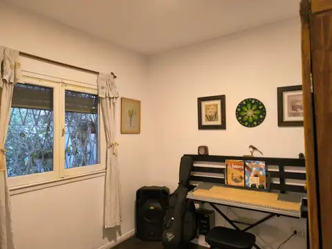 Casa 6 ambientes con 2 baños