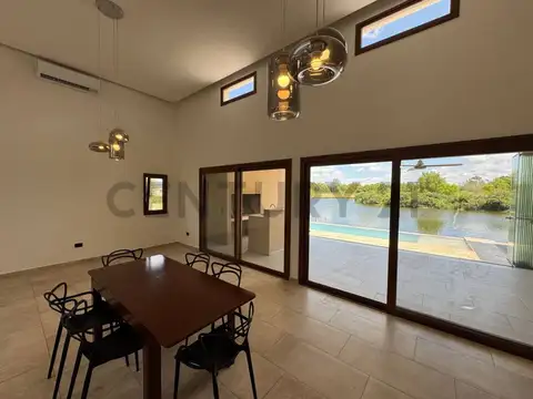 Casa en Venta en El Cazal, USD 340.000