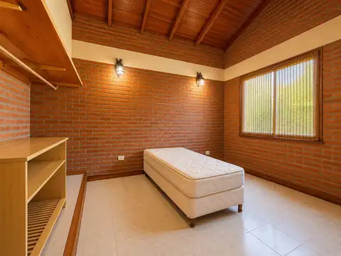 Casa 6 ambientes con 3 baños