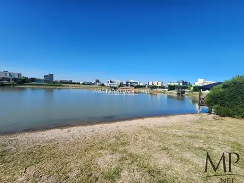 Lote en venta a la laguna en Canning barrio Horizontes al Sur