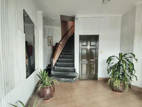 Departamento de tres amb zona Residencial