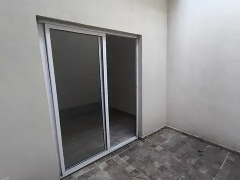 Depto Tipo Casa 2 ambientes con 1 baño