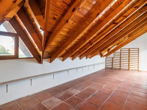 Casa 5 ambientes con 3 baños