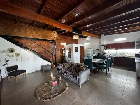 Casa 3 dormitorios con pileta y quincho