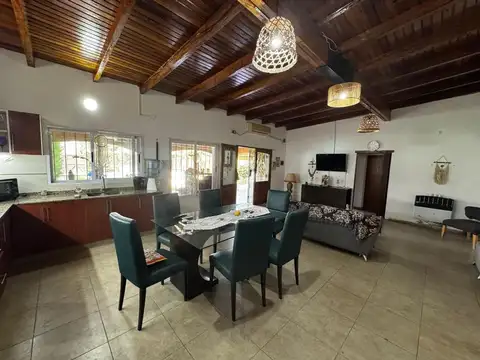Casa 4 ambientes con 1 baño