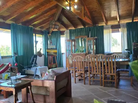 Casa 6 ambientes con 4 baños