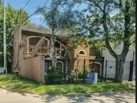 Casa en venta en Villa Gobernador Udaondo