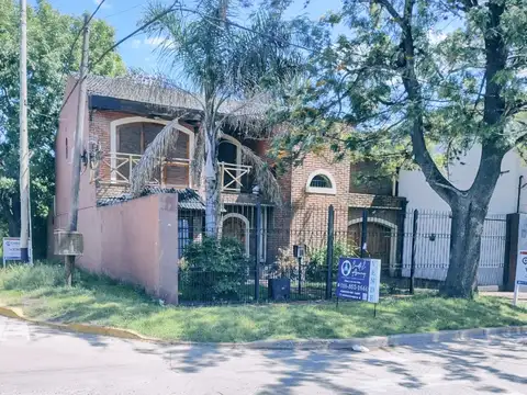 Casa en venta en Villa Gobernador Udaondo