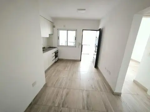 Departamento en Alquiler en Villa De Mayo, $ 680.000