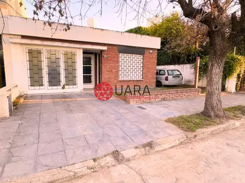 CASA EN VENTA 3 DORMITORIOS Bº LOS PLATANOS