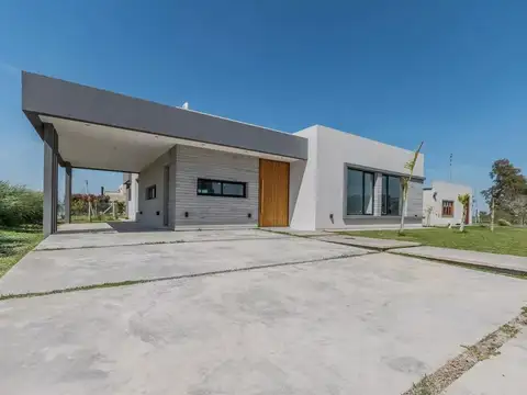 Casa en venta Countries/B.Cerrado (San Vicente) santo domingo 4 dormitorios galería pileta parrilla