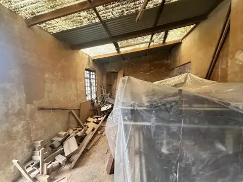 Local en Venta 49 años