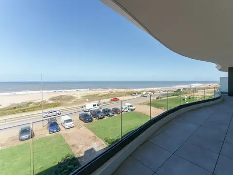 Departamento 6 ambientes con 4 baños