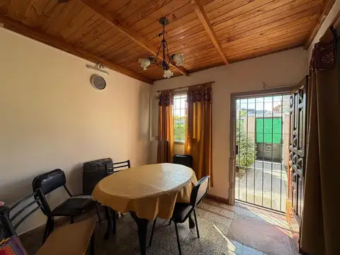 Casa 3 ambientes con 1 baño