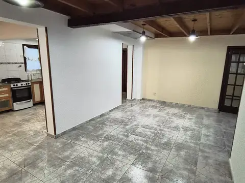Casa en Alquiler con 1 cochera