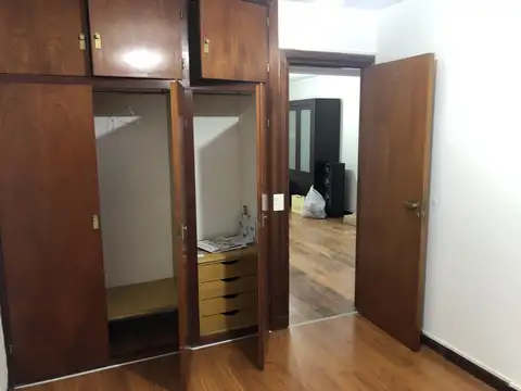 Departamento en Alquiler en Acassuso Vias  /  Santa Fe, $ 945.000