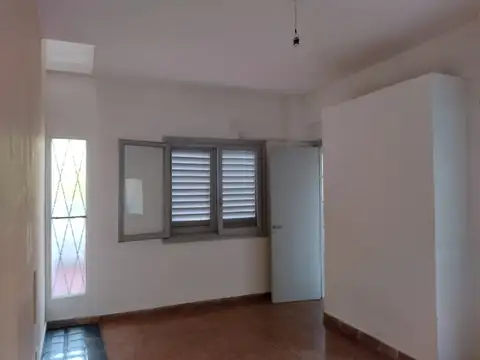 Casa en Alquiler con 1 cochera