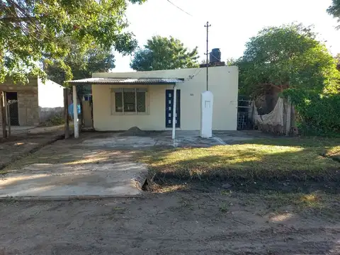 Venta Casa 2 Dormitorios y Patio - Santo Tomé