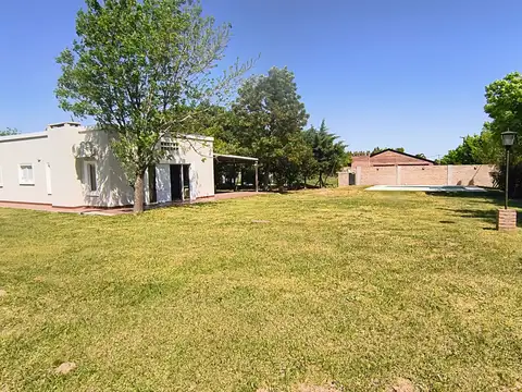 Barrio Caima, La Hueya Casa de Campo 100