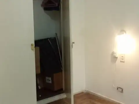 William C. Morris 100, Piso 2