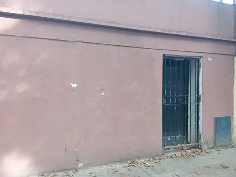 Casa a Refaccionar/ 3 Ambientes + Patio Excelente Ubicacion