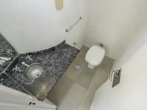 Departamento 6 ambientes con 2 baños