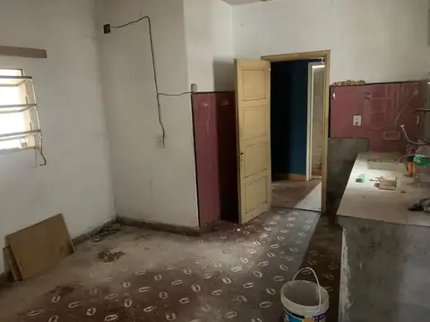 Casa 4 ambientes con 1 baño