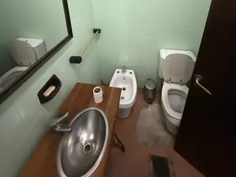 Casa 5 ambientes con 2 baños