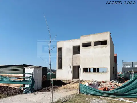 Pilar del Este Barrio Santa Lucia lote 66