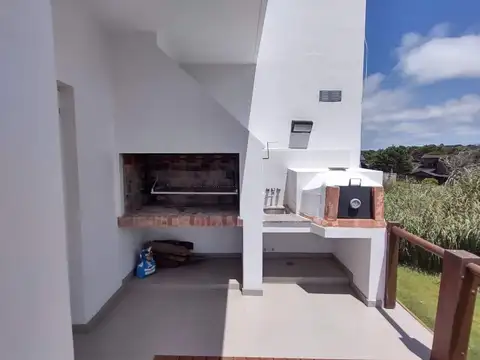 Casa en Alquiler Temporal en Carilo, $ 100