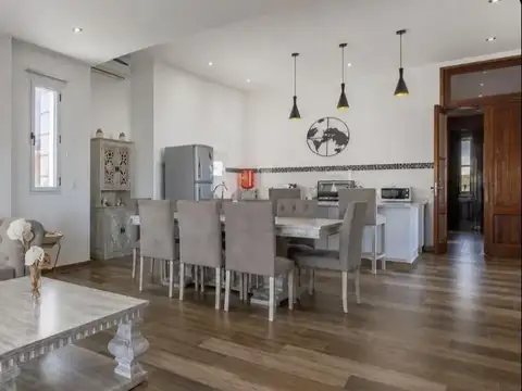 Casa en Alquiler de 4 dormitorios