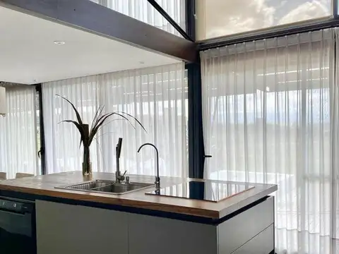 VENTA CASA EXCLUSIVIA EQUIPADA EN PUNTO CLARO