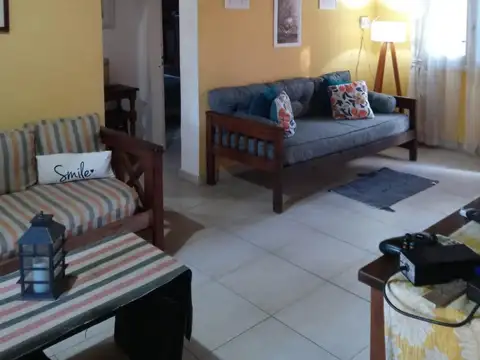 Casa 9 ambientes con 4 baños