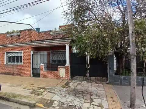 Casa - Venta - Argentina, Tres de Febrero - Av. San Martín 4133