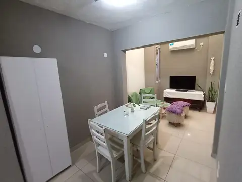 Departamento de Pasillo 2 Dormitorios  PH  Sarmiento al 1700  Aabasto  Rosario