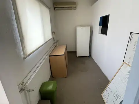 Oficina en Excelente Zona de Nuñez. Al Frente 1er Piso por Escalera.