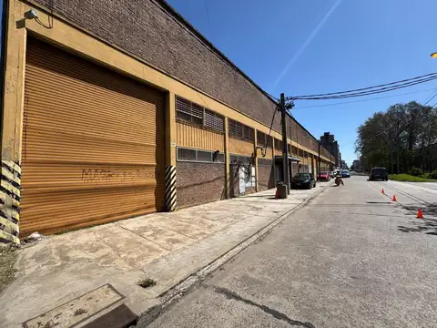 Depósito de 2750 m2 cubiertos - San Justo