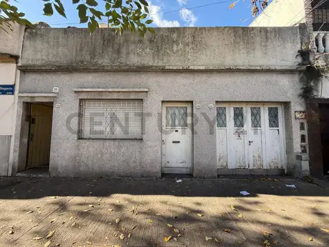 Depto Tipo Casa en Venta en Monte Castro, USD 115.000