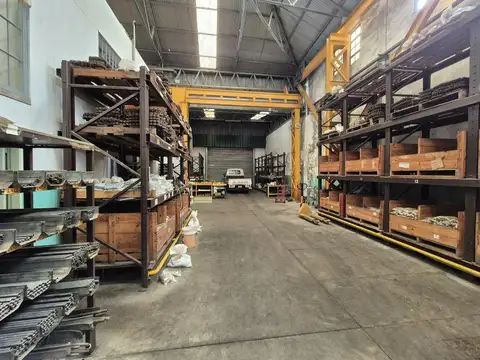 Galpon en Alquiler 120  mts Frente