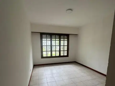 Chalet 3 Ambientes con jardín - Maipú  al 6100