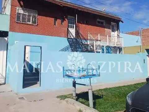 Casa en Venta con 10 cocheras