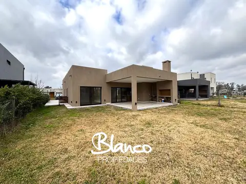 Casa en Venta en Santo Tomas, Countries y Barrios Cerrados en Pilar