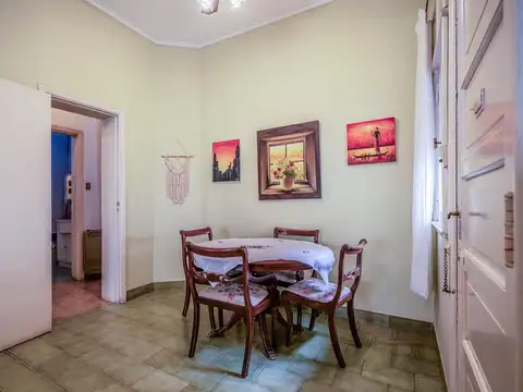 PH EN VENTA EN BANFIELD 4 AMBIENTES -   TIPO CASA -  CERCANO ESTACIÓN