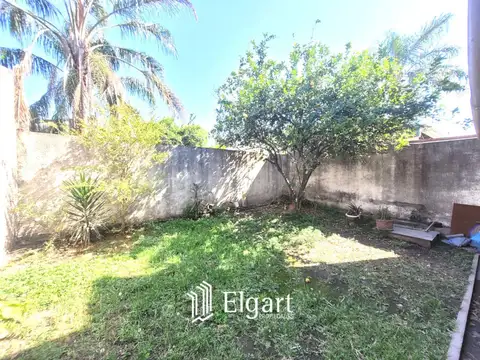 Casa en Alquiler con 3 cocheras