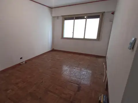 3 ambientes en alquiler a una cuadra de Parque Rivadavia