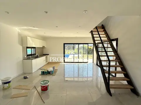 Casa 4 ambientes con 3 baños